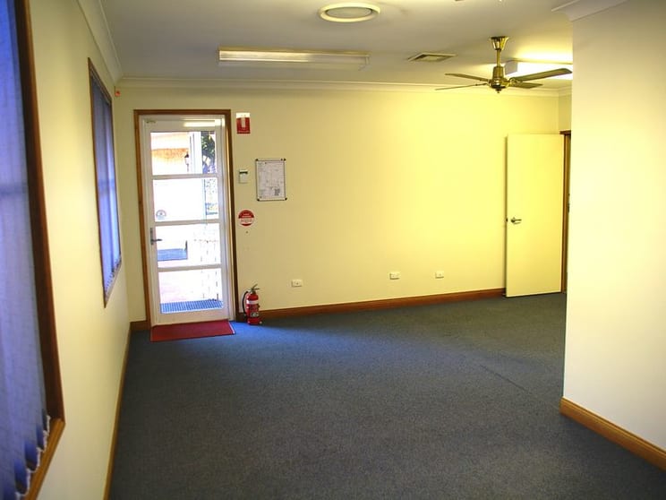Click to view all images 2/51 Hill Street Toowoomba City QLD 4350 - Image 3