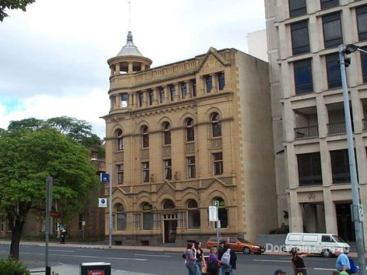 Click to view all images 2/119 Macquarie Street Hobart TAS 7000 - Image 1