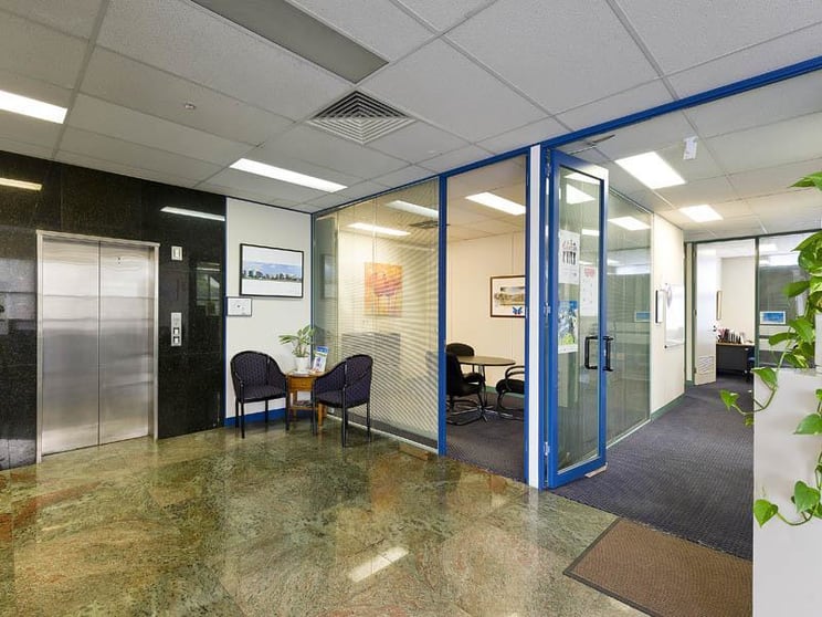 Click to view all images 381 Tooronga Road Hawthorn East VIC 3123 - Image 3