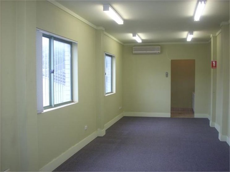 Click to view all images 5 Captain Cook Drive Caringbah NSW 2229 - Image 2