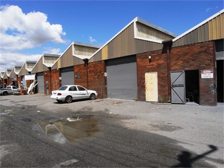Click to view all images Unit 4/24 Forward Street East Victoria Park WA 6101 - Image 1