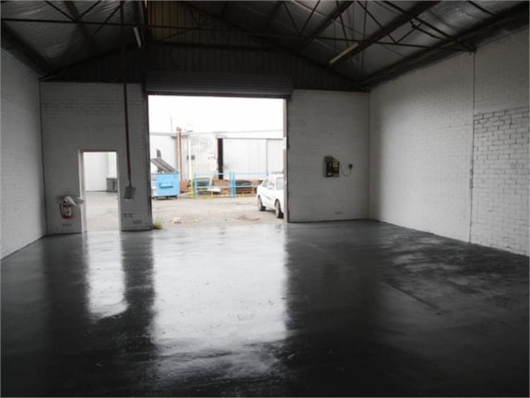 Click to view all images Unit 4/24 Forward Street East Victoria Park WA 6101 - Image 2