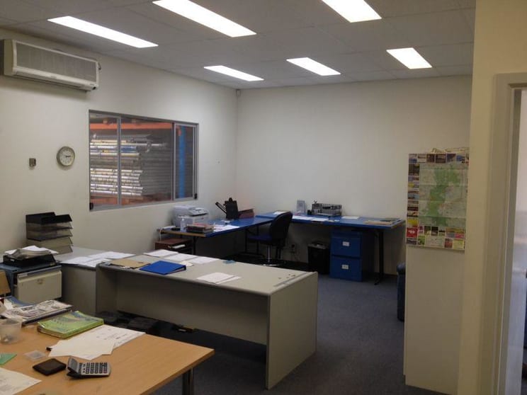 Click to view all images 2/9A Foundry Road Seven Hills NSW 2147 - Image 2