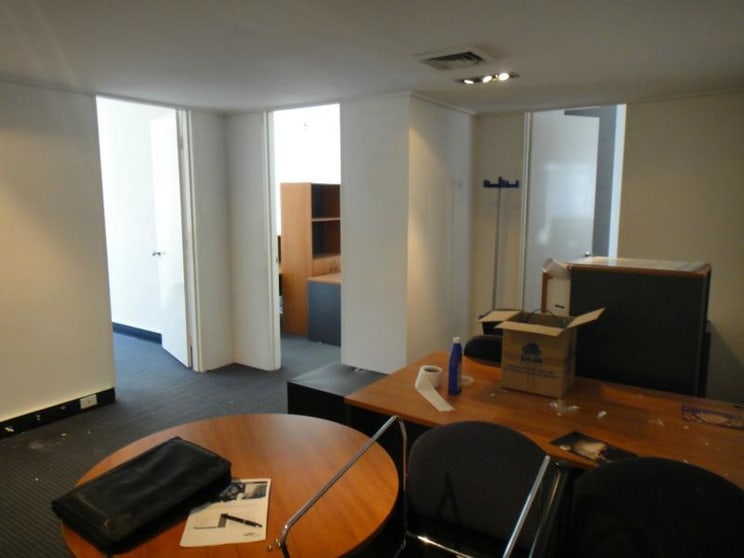 4/209 Toorak Road South Yarra VIC 3141 - Image 2