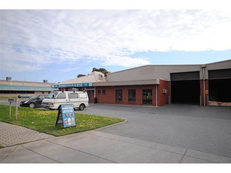 Click to view all images 17 Birralee Road Regency Park SA 5010 - Image 2