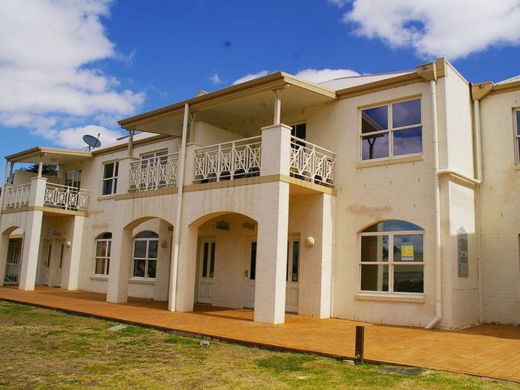 Click to view all images 8/25 Isabel Street Toowoomba City QLD 4350 - Image 1