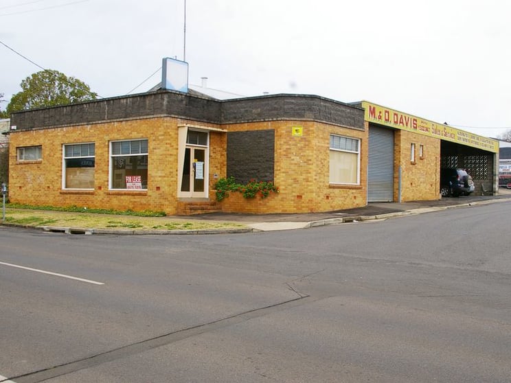 Click to view all images 2 Neil Street Toowoomba City QLD 4350 - Image 1