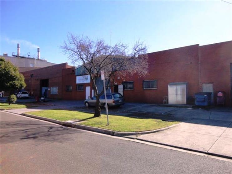 Click to view all images 10 Fink Street Preston VIC 3072 - Image 2