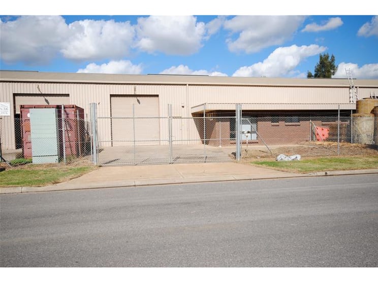 Unit 2, 16 Staite Street Wingfield SA 5013 - Image 2