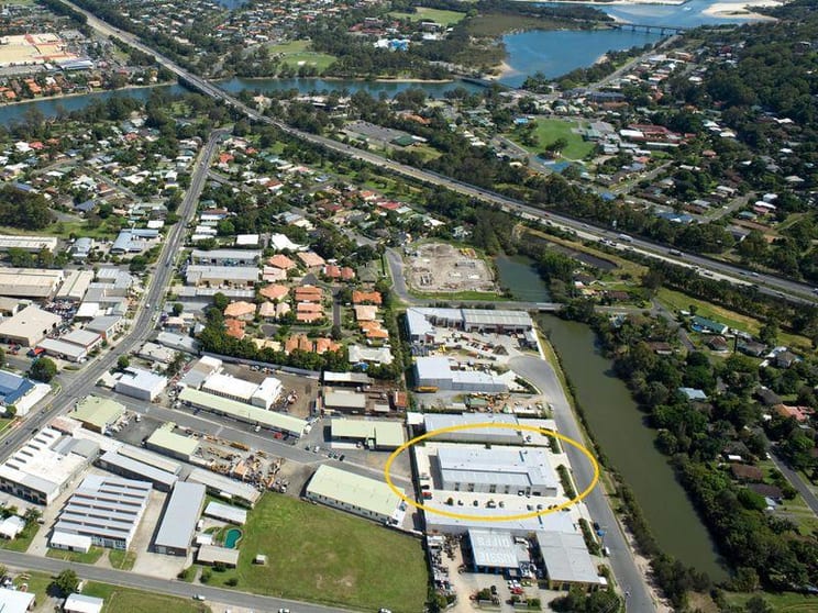 Click to view all images 11/2 Hawker Street Currumbin Waters QLD 4223 - Image 1