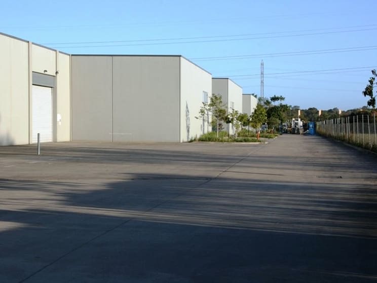 1 & 2/28 Eurora Street Kingston QLD 4114 - Image 2