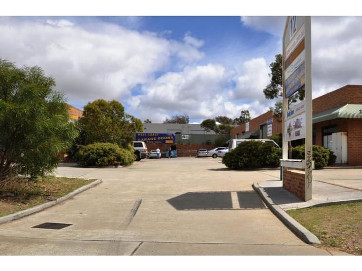 Click to view all images 4/12 Ascari Lane Joondalup WA 6027 - Image 2