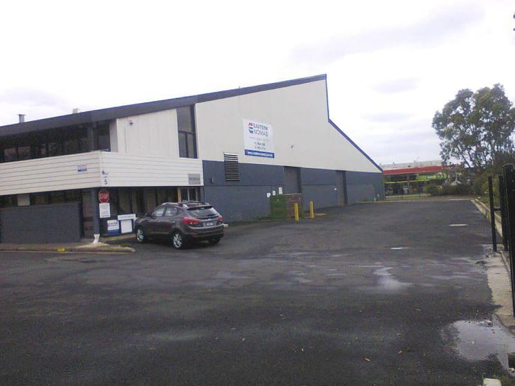 Click to view all images 374 Vardys Road Kings Park NSW 2148 - Image 1