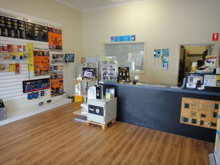 Click to view all images 24 Main Street Greensborough VIC 3088 - Image 3