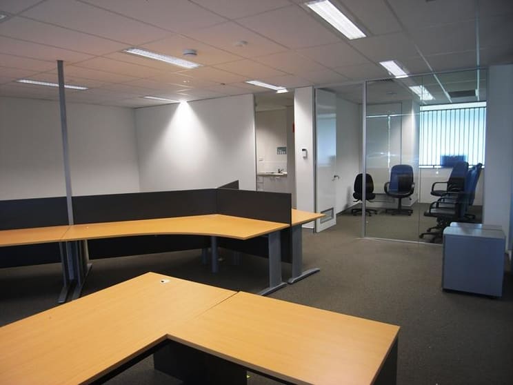 Click to view all images Suite 3// 63 Knutsford Avenue Rivervale WA 6103 - Image 3