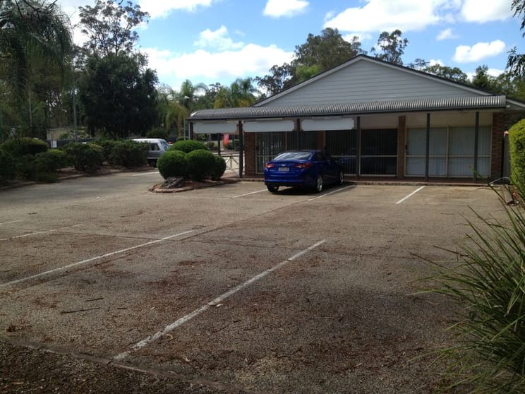 Click to view all images Hillcrest QLD 4118 - Image 2