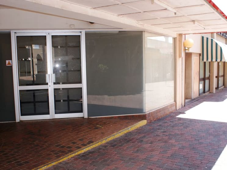 Click to view all images 1a/28 Bell Street Toowoomba City QLD 4350 - Image 1