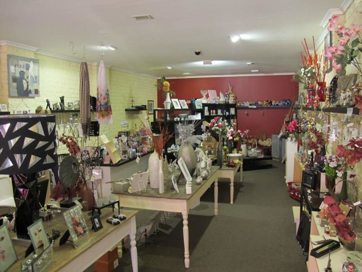 Click to view all images 716 Centre Road Bentleigh East VIC 3165 - Image 2