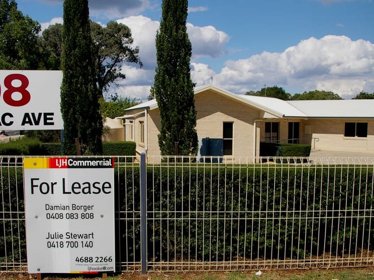 Click to view all images 2/98 Anzac Avenue Newtown QLD 4350 - Image 3
