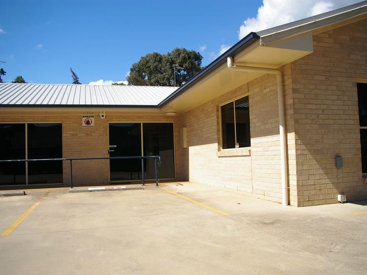 Click to view all images 1/98 Anzac Avenue Newtown QLD 4350 - Image 1