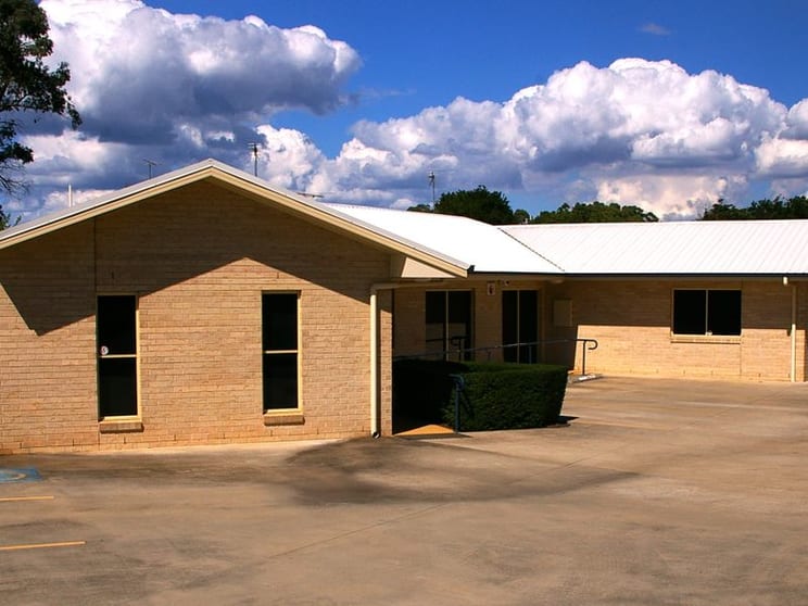 Click to view all images 1/98 Anzac Avenue Newtown QLD 4350 - Image 3