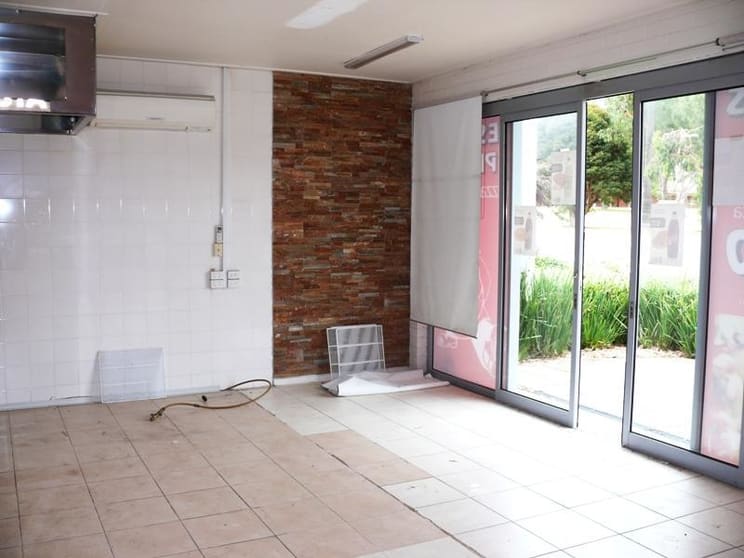 Click to view all images 34 Springthorpe Boulevard Macleod VIC 3085 - Image 2