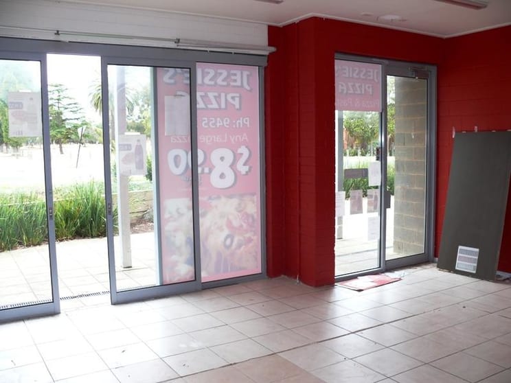 Click to view all images 34 Springthorpe Boulevard Macleod VIC 3085 - Image 3