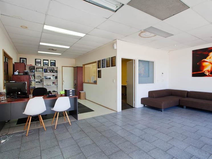 Click to view all images 8 Terracotta Drive Blackburn VIC 3130 - Image 2