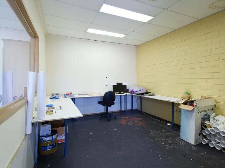 Click to view all images 8 Terracotta Drive Blackburn VIC 3130 - Image 3