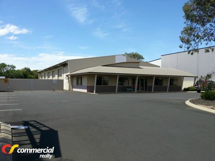 Click to view all images 58 McCombe Road Davenport WA 6230 - Image 1