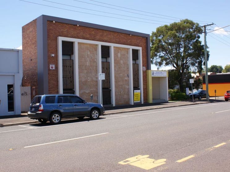 Click to view all images Back Area/5 Bowen Street Toowoomba City QLD 4350 - Image 1