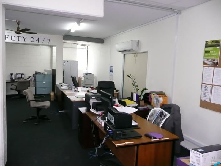Click to view all images Coorparoo QLD 4151 - Image 2
