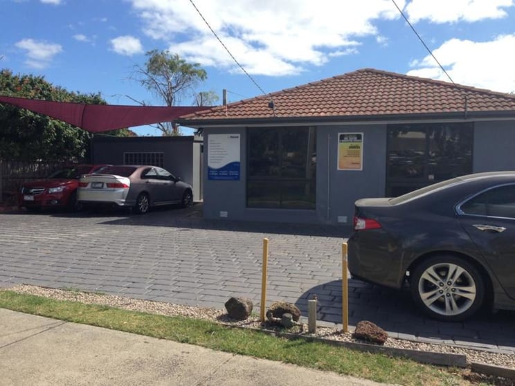 Click to view all images 1 /212 Karingal Drive Frankston VIC 3199 - Image 1