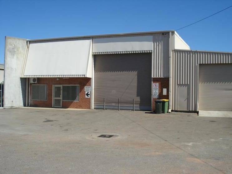 131 Chisholm Crescent Kewdale WA 6105 - Image 2