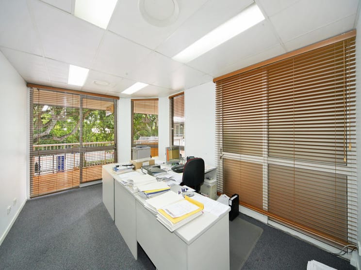Click to view all images 21-22/91 Poinciana Avenue Tewantin QLD 4565 - Image 3
