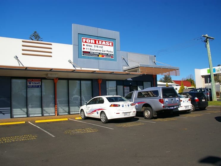 Click to view all images 3/200 (198) Hume Street East Toowoomba QLD 4350 - Image 1