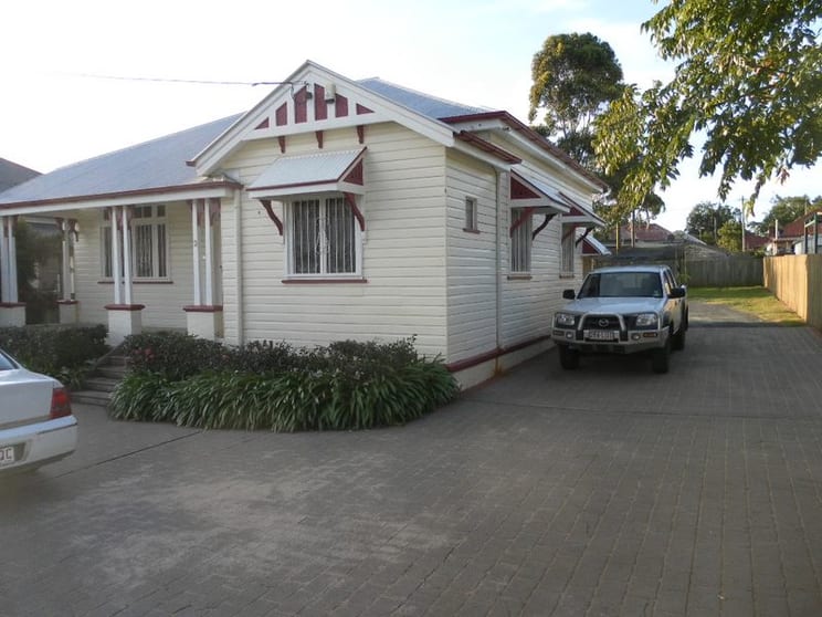 Click to view all images 3 Thomas Street Toowoomba City QLD 4350 - Image 2