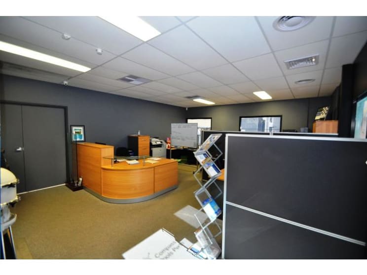 Click to view all images 79 Furniss Road Landsdale WA 6065 - Image 2