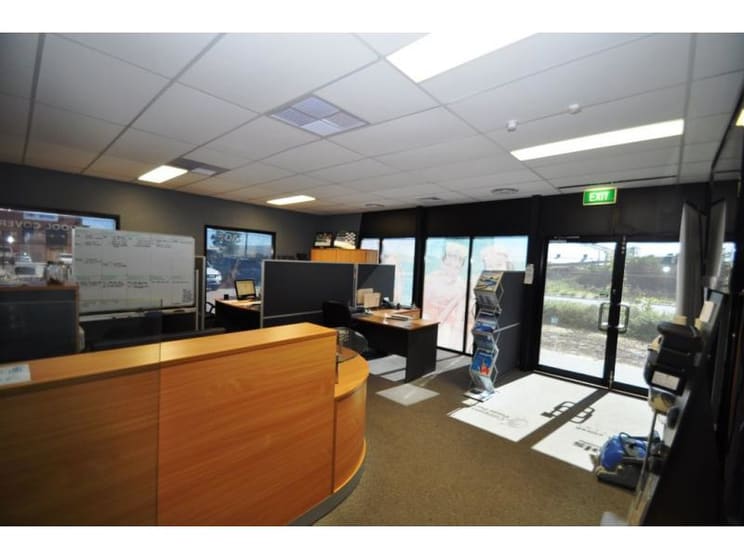 Click to view all images 79 Furniss Road Landsdale WA 6065 - Image 3