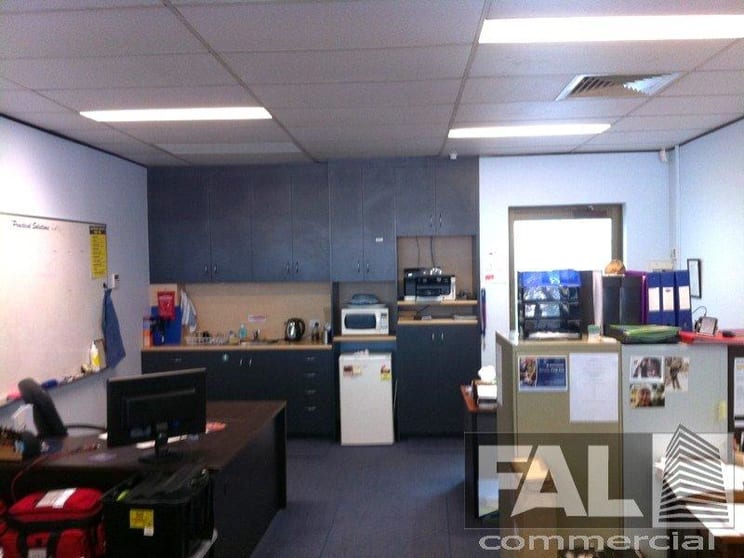 Click to view all images 8/696 Sandgate Road Clayfield QLD 4011 - Image 2
