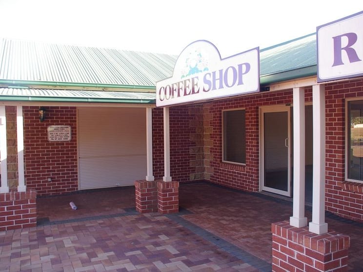 Click to view all images 2/2 Plaza Circle Highfields QLD 4352 - Image 1