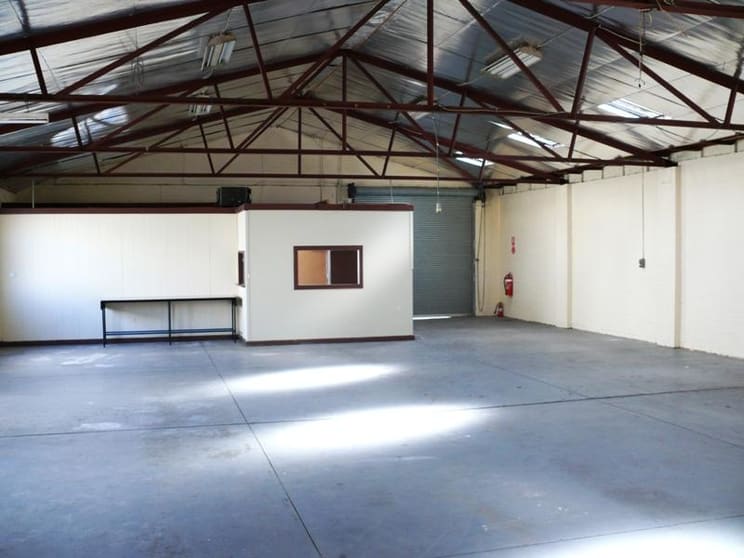 Click to view all images 126 McEwan Road Heidelberg West VIC 3081 - Image 3