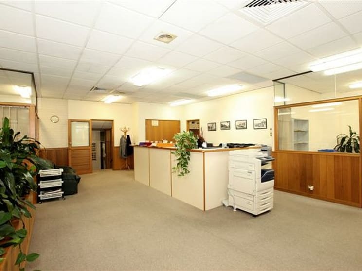 Click to view all images 1/382 Ruthven Street Toowoomba City QLD 4350 - Image 1