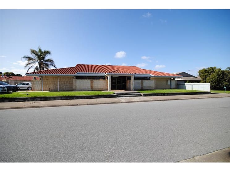 Click to view all images 1 Hawke Street Albert Park SA 5014 - Image 1