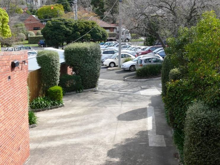 Click to view all images Level 1/273 Lower Heidelberg Road Ivanhoe East VIC 3079 - Image 2