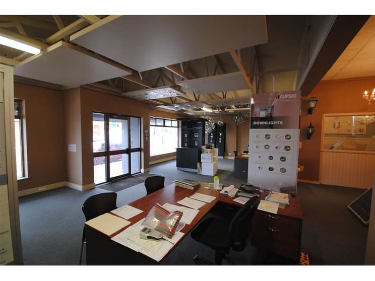 Click to view all images 89 Sir Donald Bradman Drive Hilton SA 5033 - Image 3
