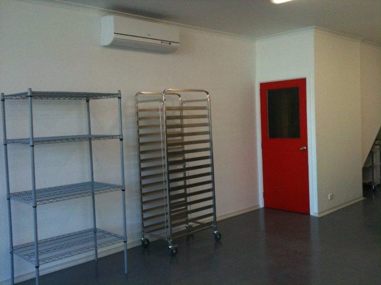 Click to view all images 19 Trade Place Lilydale VIC 3140 - Image 3