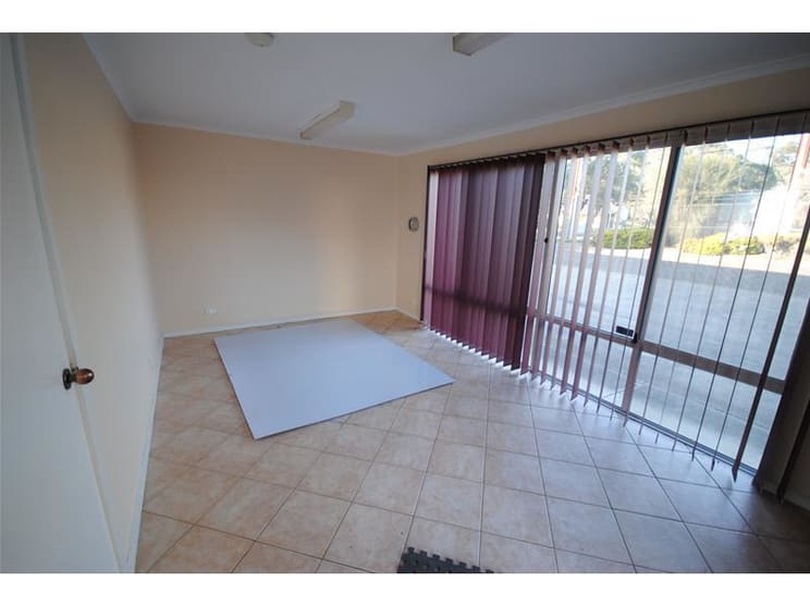 Click to view all images Unit 2, 13A Gates Road Hackham SA 5163 - Image 3