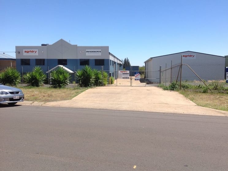 Click to view all images 14 Molloy Street Toowoomba QLD 4350 - Image 1