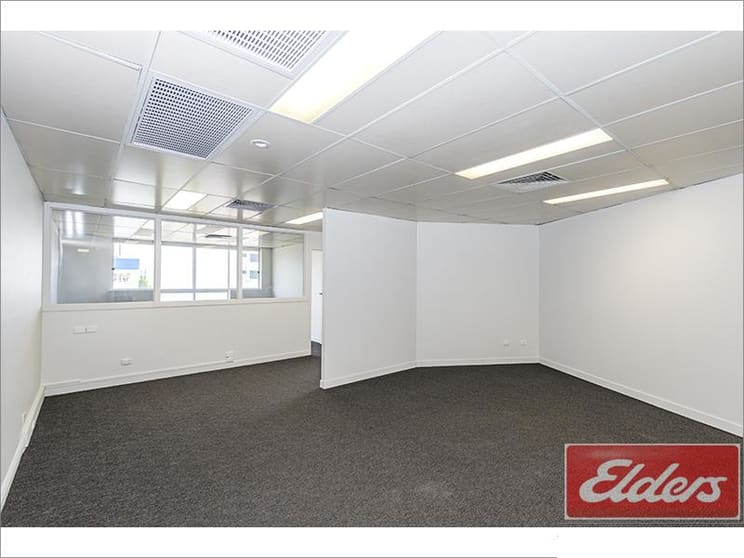 Click to view all images Coorparoo QLD 4151 - Image 3